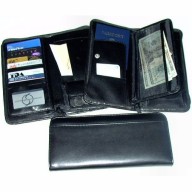 zippered-travel-wallet